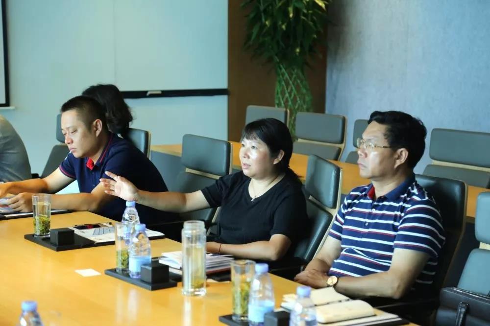 【促機(jī)遇 享參訪 樂(lè)交流】南昌綜保區(qū)、玉溪市商務(wù)局領(lǐng)導(dǎo)參訪海格物流 共話物流供應(yīng)鏈合作方向 【促機(jī)遇 享參訪 樂(lè)交流】南昌綜保區(qū)、玉溪市商務(wù)局領(lǐng)導(dǎo)參訪海格物流 共話物流供應(yīng)鏈合作方向