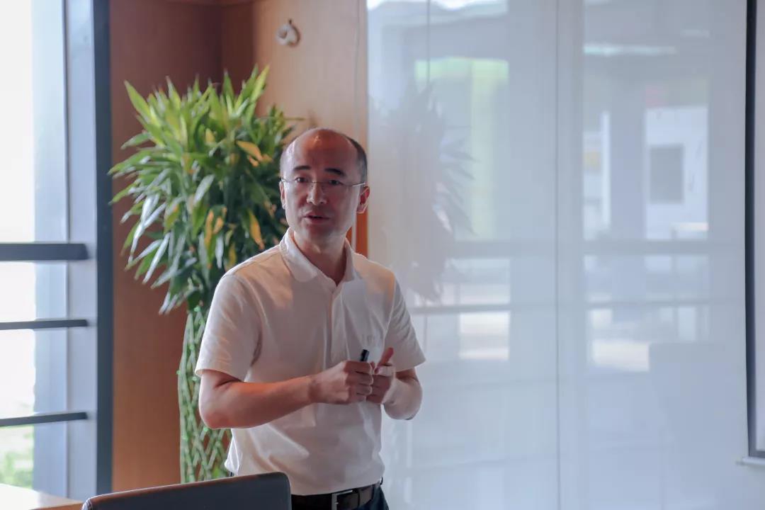 溧陽(yáng)市副市長(zhǎng)陳峰等一行走訪調(diào)研海格云鏈