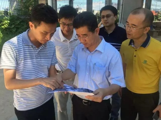 鹽田區(qū)委副書記黃偉平一行為掛點企業(yè)解難題促發(fā)展 鹽田區(qū)委副書記黃偉平一行為掛點企業(yè)解難題促發(fā)展