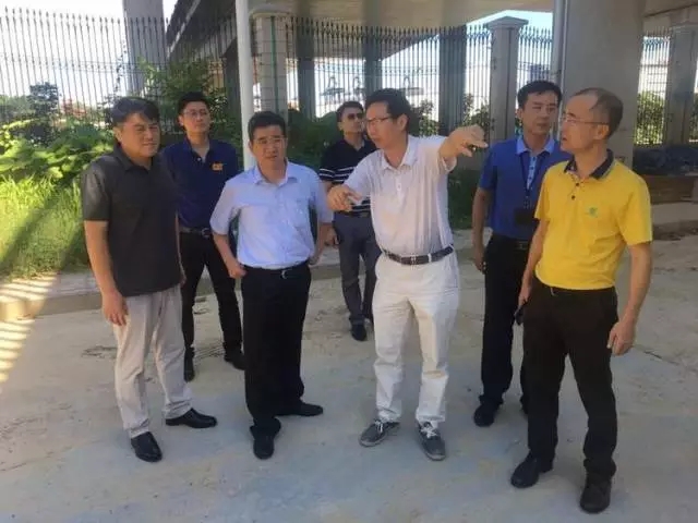 鹽田區(qū)委副書記黃偉平一行為掛點企業(yè)解難題促發(fā)展 鹽田區(qū)委副書記黃偉平一行為掛點企業(yè)解難題促發(fā)展