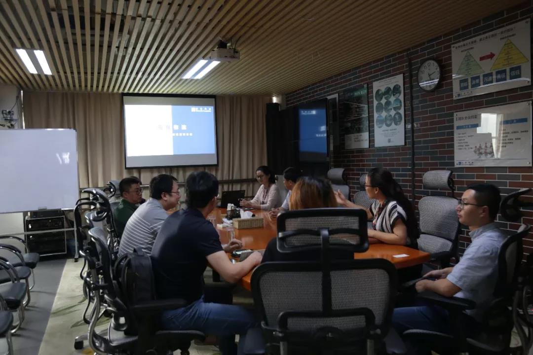 寧波跨境電商協(xié)會(huì)企業(yè)一行來訪海格物流 寧波跨境電商協(xié)會(huì)企業(yè)一行來訪海格物流