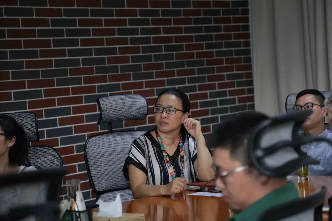 寧波跨境電商協(xié)會(huì)企業(yè)一行來訪海格物流 寧波跨境電商協(xié)會(huì)企業(yè)一行來訪海格物流