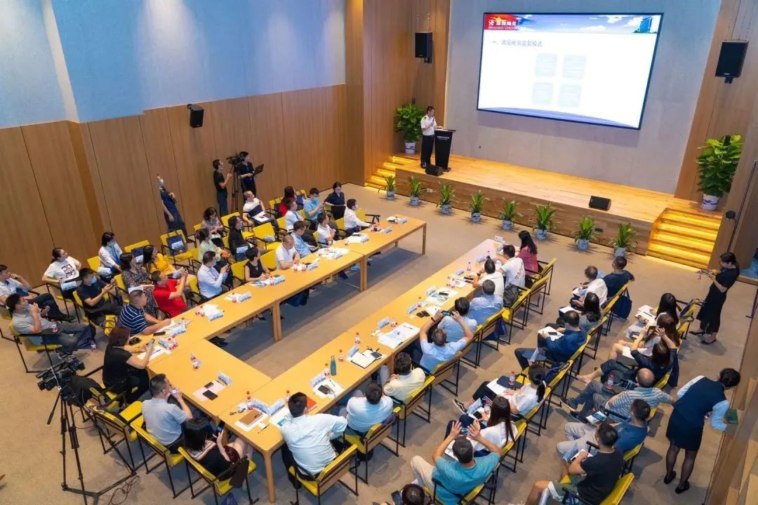 深圳鹽田綜合保稅區(qū)跨境電商新業(yè)態(tài)發(fā)展推介會在海格云鏈大樓舉辦