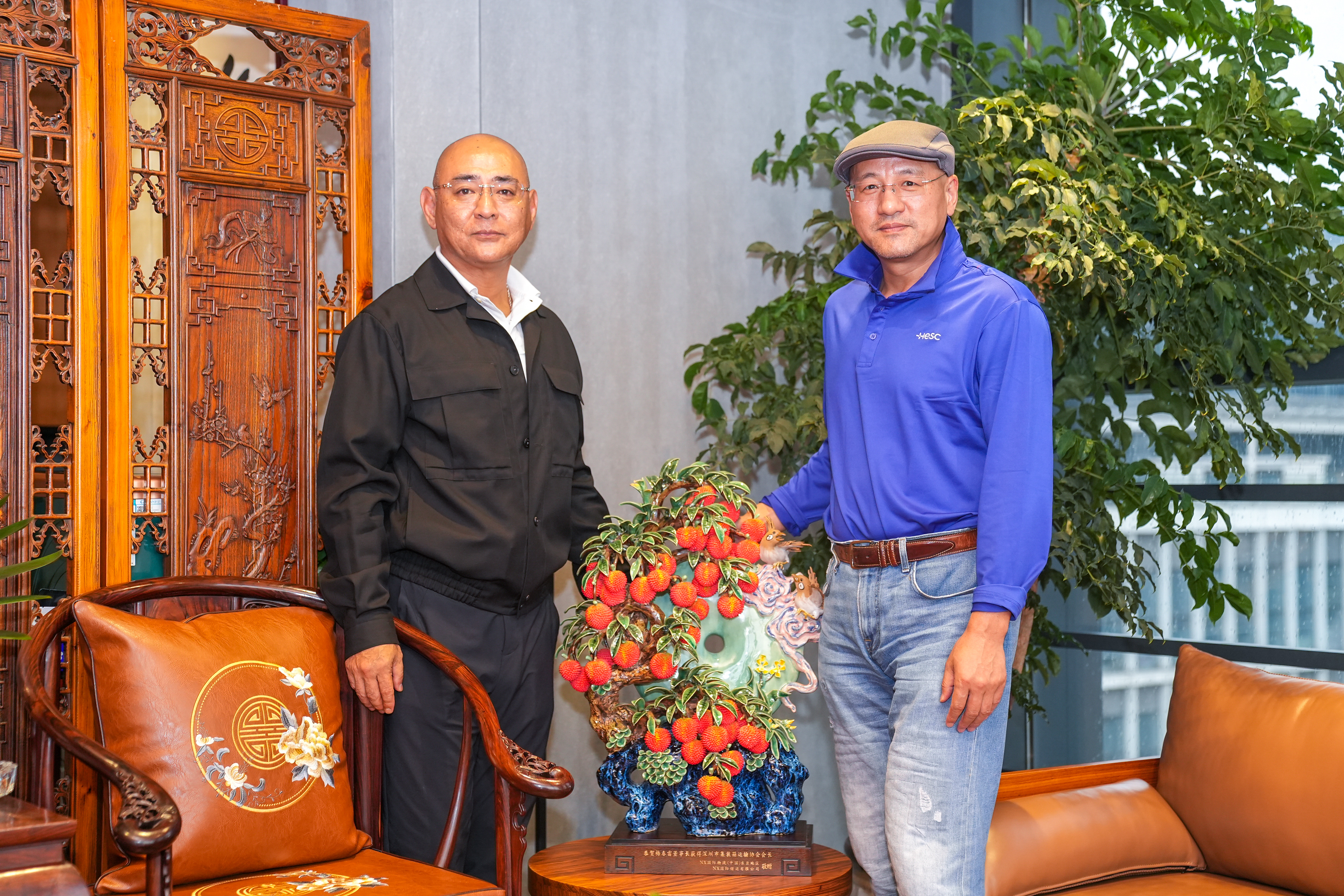 日通來訪交流 祝賀海格物流董事長梅春雷當(dāng)選深圳市集裝箱運(yùn)輸協(xié)會(huì)會(huì)長