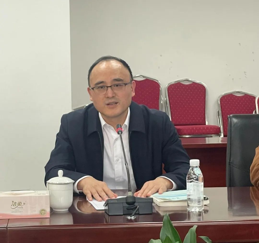 梅春雷同志當(dāng)選深圳市集裝箱運輸協(xié)會會長 梅春雷同志當(dāng)選深圳市集裝箱運輸協(xié)會會長